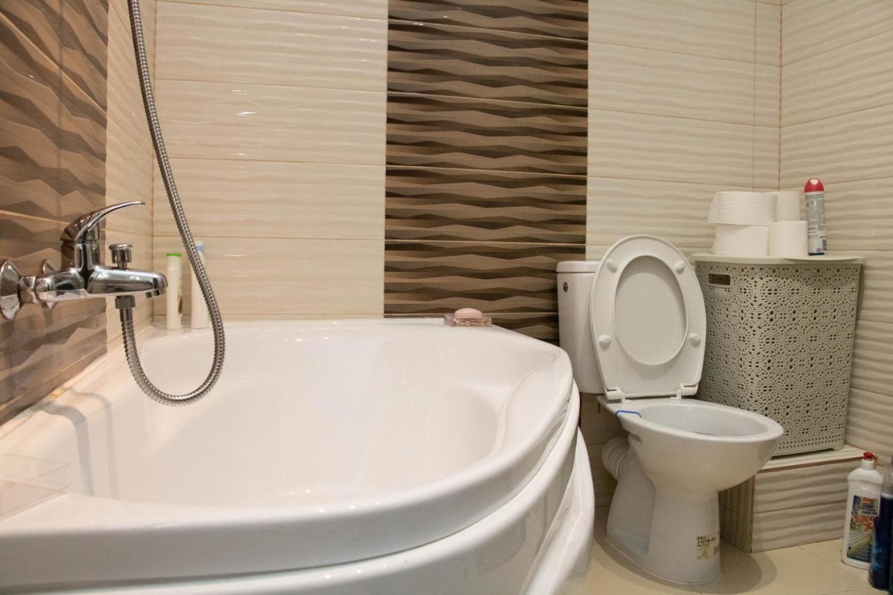 Apartament Capitala Militari Roşu エクステリア 写真