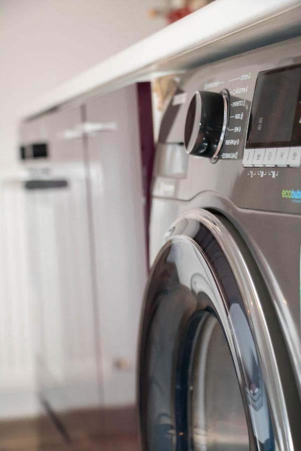 Apartament Capitala Militari Roşu エクステリア 写真